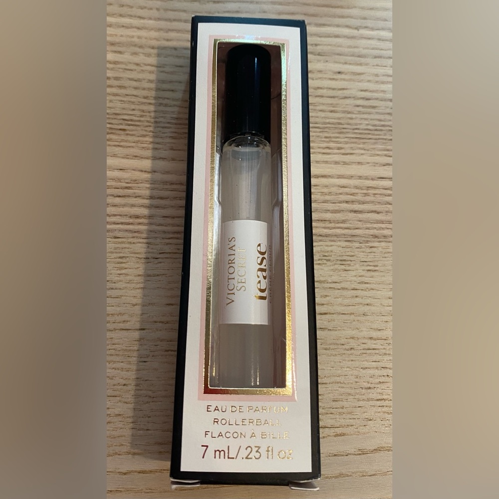 NWT Victoria’s Secret Tease Crème Cloud Rollerball